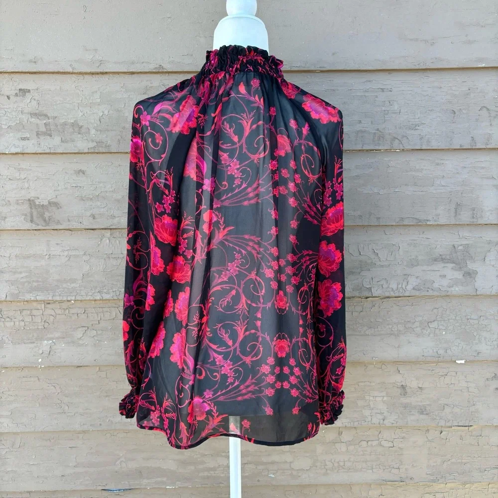 Eva Mendes sheer high neck blouse! - Picture 4 of 5